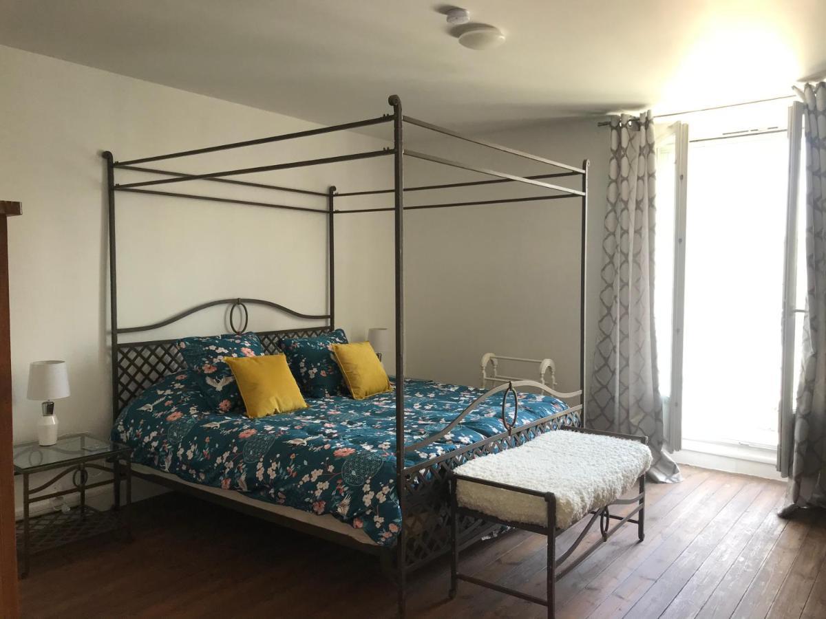הוילה Montembœuf Le Petit Maison מראה חיצוני תמונה