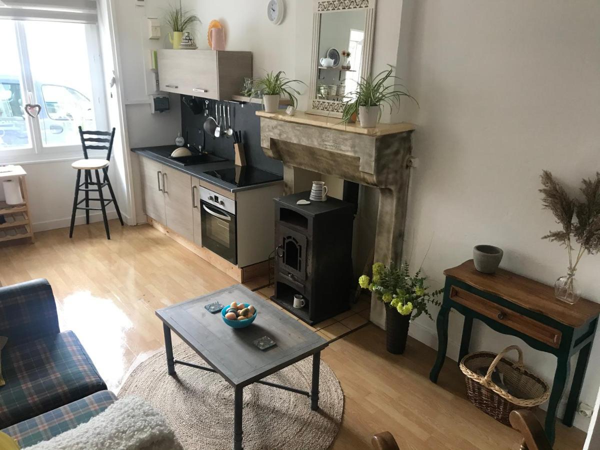 הוילה Montembœuf Le Petit Maison מראה חיצוני תמונה